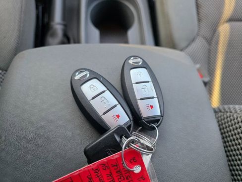 Used 2021 Nissan Frontier SV w/ Midnight Edition Floor Mats image 23