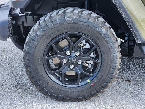 New 2026 Jeep Gladiator Sport image 7