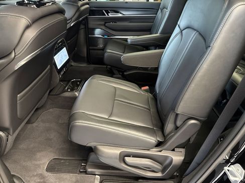 New 2026 Jeep Grand Wagoneer Summit w/ Premium Group III image 22