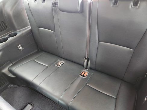 Used 2023 Toyota Highlander XLE image 31