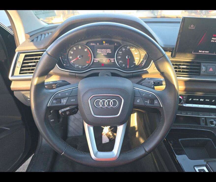 Used 2024 Audi Q5 2.0T Premium w/ Convenience Package AWD/4WD image 4
