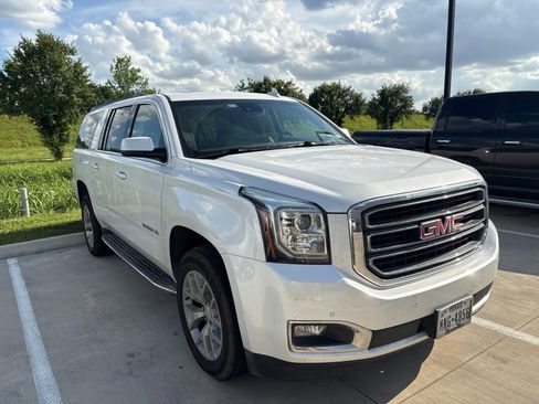 Used 2019 GMC Yukon XL SLT w/ Open Road Package RWD image 3