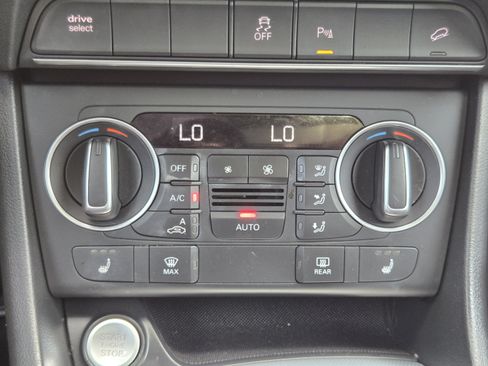 Used 2018 Audi Q3 2.0T Premium w/ Convenience Package FWD image 16