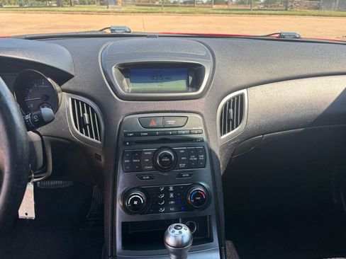 Used 2011 Hyundai Genesis 2.0T image 15