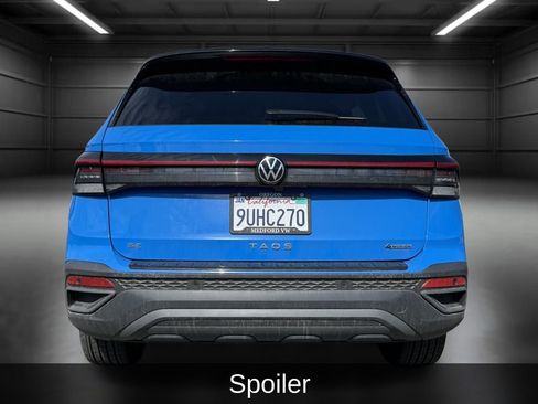 Used 2025 Volkswagen Taos SE image 11