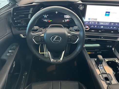 Used 2025 Lexus RX 500h F Sport image 14