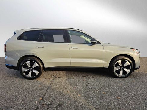 New 2025 Volvo EX90 Plus image 8