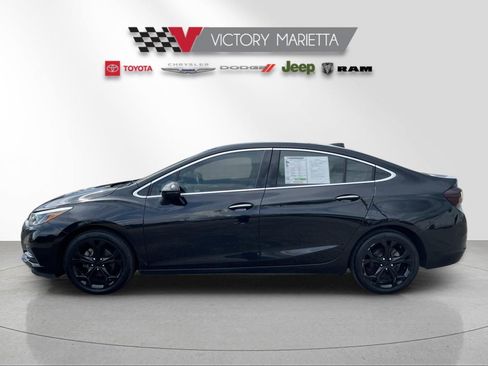 Used 2017 Chevrolet Cruze Premier image 2