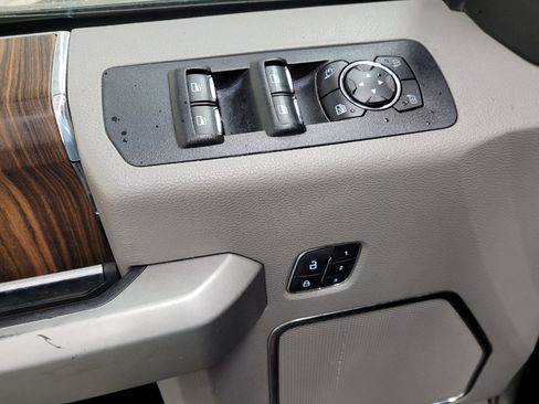 Used 2017 Ford F150 Lariat RWD image 27