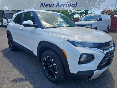 Used 2023 Chevrolet TrailBlazer LT w/ Convenience Package AWD/4WD image 4
