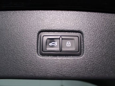 Used 2018 Audi Q7 3.0T Premium Plus w/ Premium Plus Package image 29