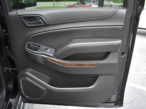 Used 2019 Chevrolet Suburban LT AWD/4WD image 39