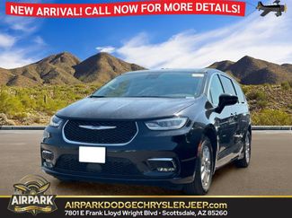 Used 2024 Chrysler Pacifica Touring-L FWD video 1