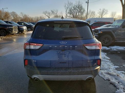 Certified 2022 Ford Escape SE w/ Cold Weather Package image 4