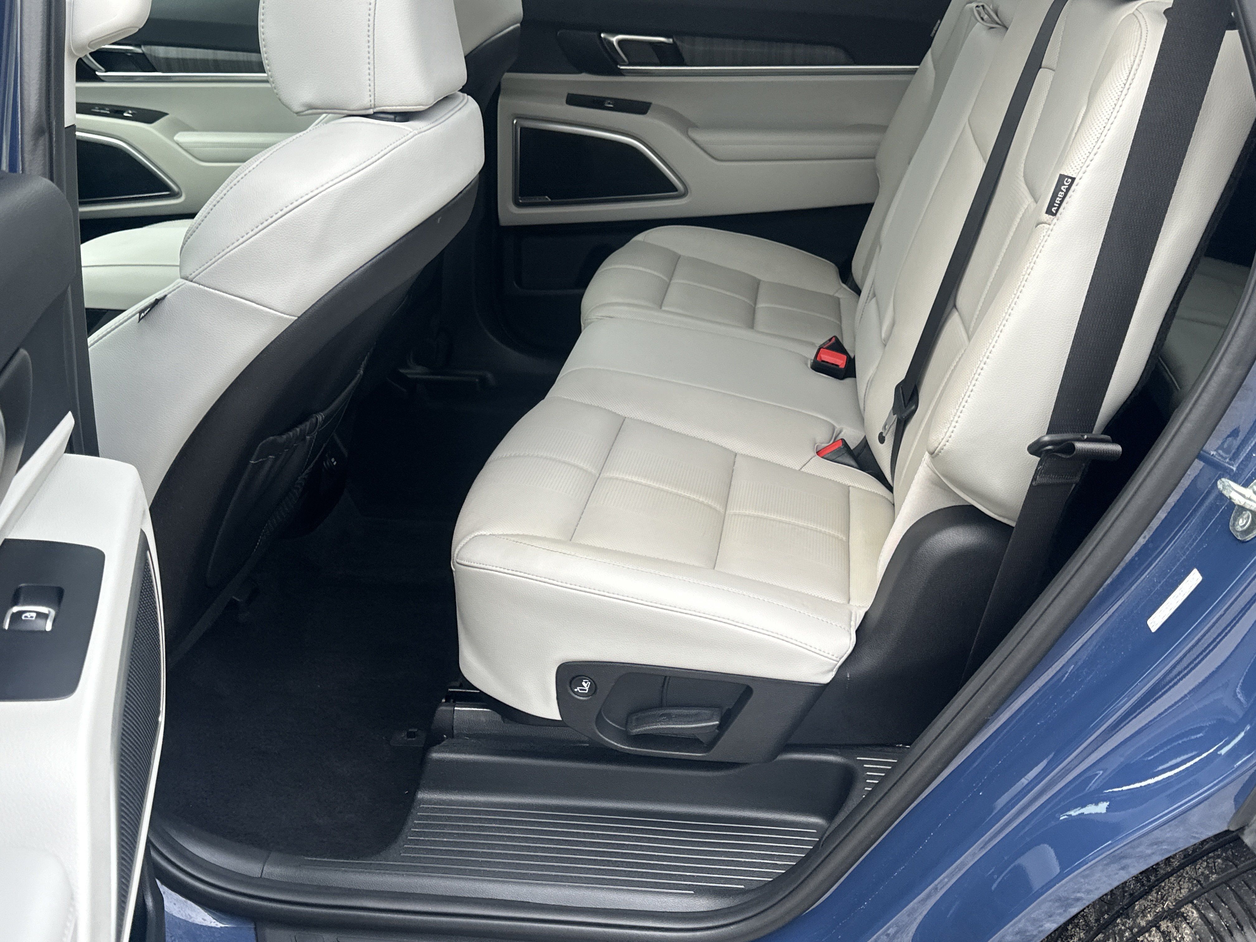 Used 2024 Kia Telluride EX FWD image 20