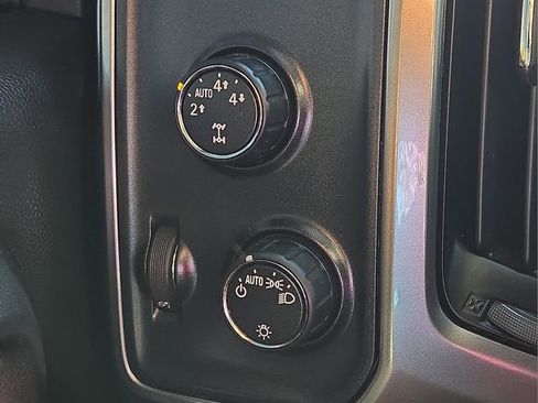 Used 2015 Chevrolet Silverado 1500 LT image 24