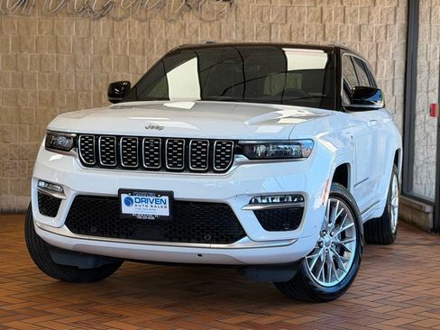 Used 2022 Jeep Grand Cherokee Summit w/ Luxury Tech Group V AWD/4WD image 2