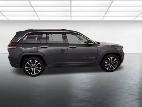 Used 2022 Jeep Grand Cherokee Overland w/ Adv Protech Group III image 9
