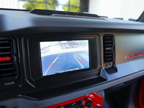 Used 2022 Ford Bronco 2-Door w/ Sasquatch Package image 38