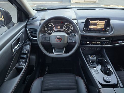 Certified 2025 Nissan Rogue SV image 14