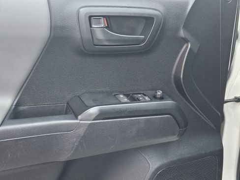 Used 2023 Toyota Tacoma SR RWD image 18
