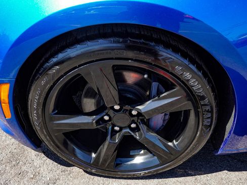 Used 2018 Chevrolet Camaro SS RWD image 16