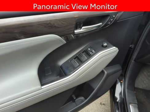 Used 2020 Toyota Highlander Platinum image 8