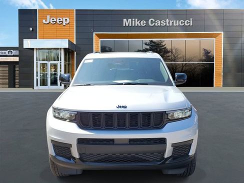 New 2025 Jeep Grand Cherokee L Altitude image 2