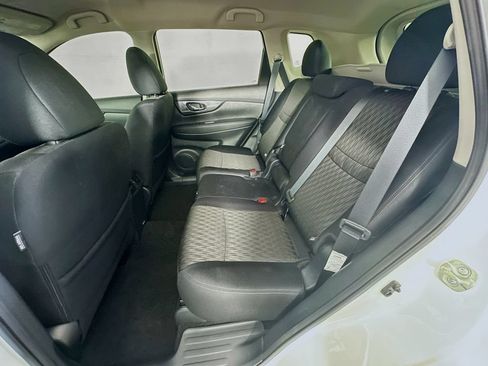 Used 2020 Nissan Rogue SV w/ Premium Package AWD/4WD image 32