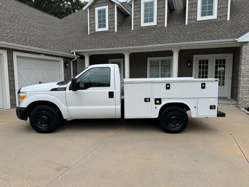 Used 2015 Ford F250 XL image 3