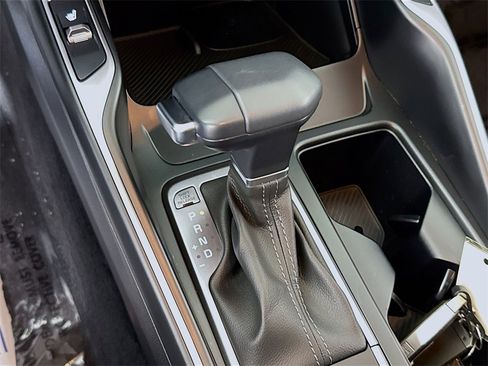 Used 2025 Kia Sorento EX image 16