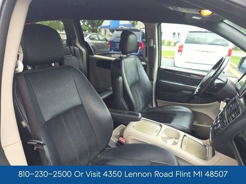 Used 2018 Dodge Grand Caravan SXT FWD image 22
