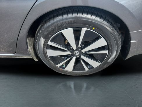 Used 2021 Nissan Altima 2.5 SL FWD image 9