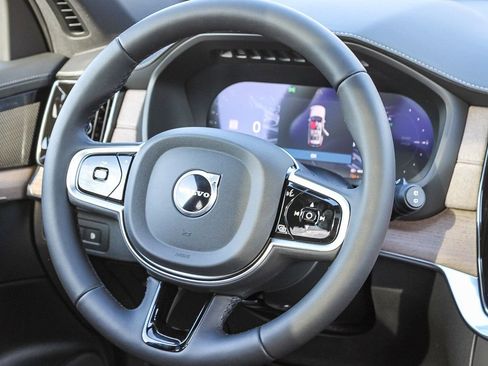 New 2026 Volvo XC90 T8 Plus w/ Protection Package Premier AWD/4WD image 18