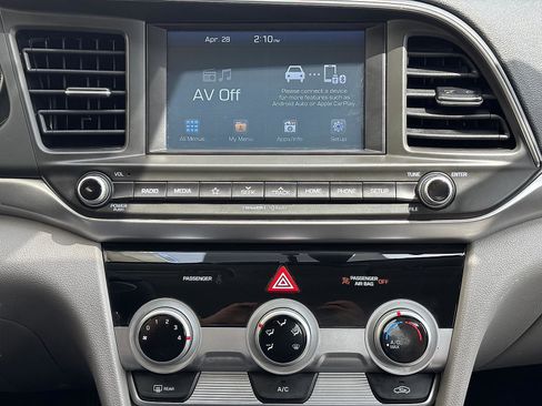 Used 2019 Hyundai Elantra SEL FWD image 19