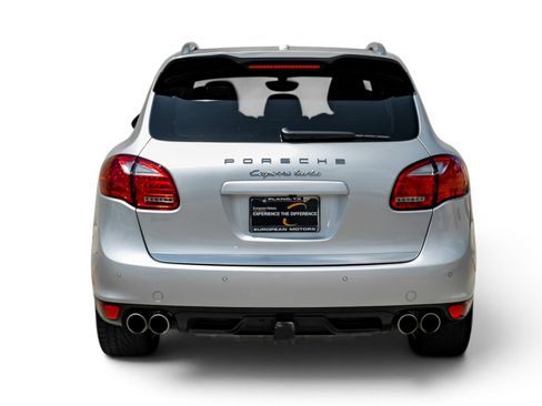 Used 2013 Porsche Cayenne Turbo AWD/4WD image 9