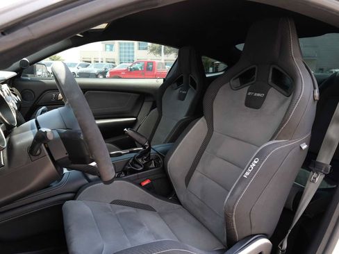 Used 2019 Ford Mustang Shelby GT350 w/ Technology Package RWD image 37