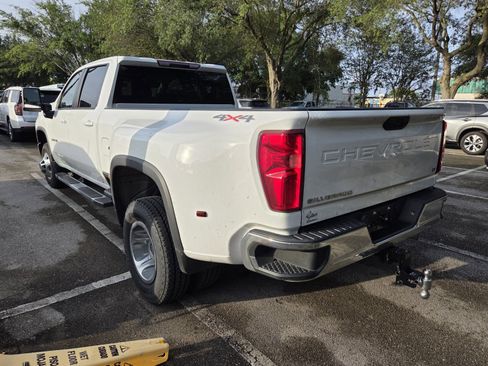 Used 2022 Chevrolet Silverado 3500 LT w/ Convenience Package AWD/4WD image 3