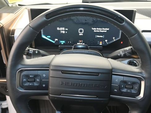 Certified 2025 GMC Hummer EV 2X AWD/4WD image 9