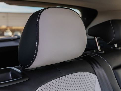 New 2025 Volkswagen Tiguan SE image 37