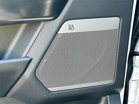 Used 2025 Ford F150 Platinum image 19