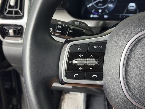 Certified 2023 Kia Sorento SX image 33
