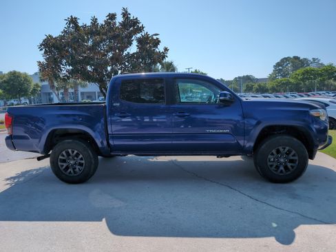 Used 2023 Toyota Tacoma SR5 w/ Technology Package image 11