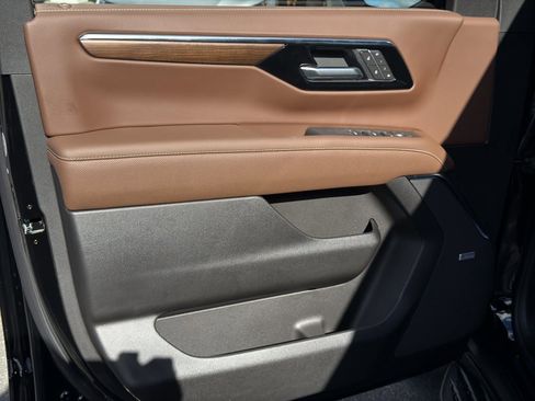 New 2026 Chevrolet Suburban High Country image 11