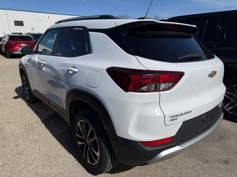 Used 2025 Chevrolet TrailBlazer LT image 4