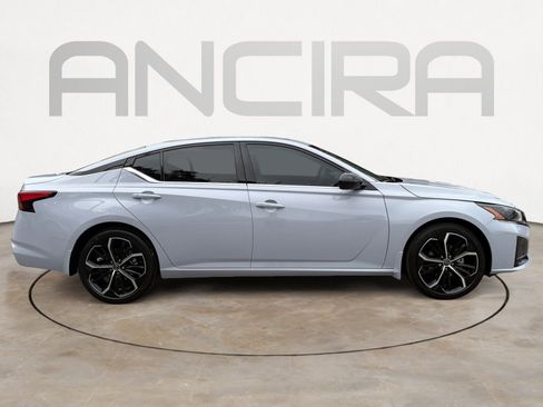 New 2025 Nissan Altima 2.5 SR image 12