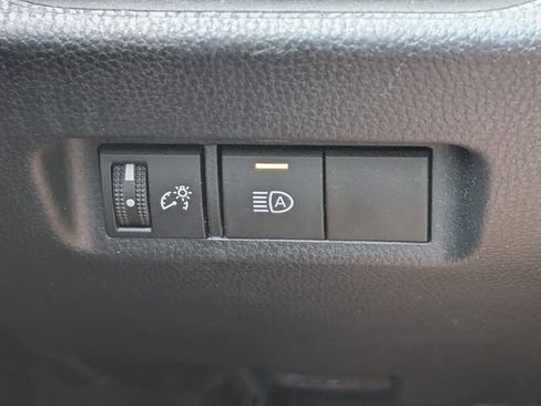 Used 2021 Toyota RAV4 XLE FWD image 22