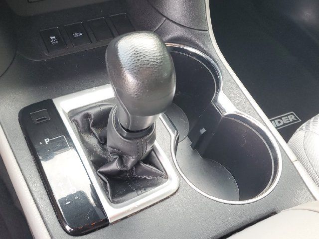 Used 2019 Toyota Highlander LE FWD image 29