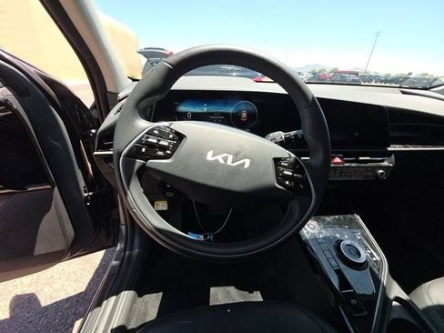 Certified 2023 Kia Niro Wind FWD image 12