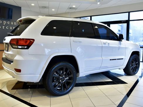 Used 2022 Jeep Grand Cherokee Laredo X image 6